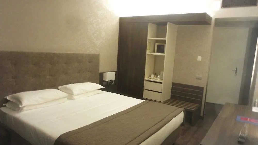 Hotel Palazzo Delle Stelline Milan 3*,